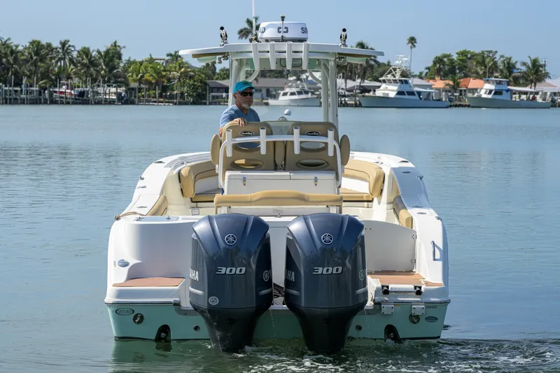 Slide: The Image of NauticStar 28 - Exterior Profile 2019 NauticStar 28XS - 7452687