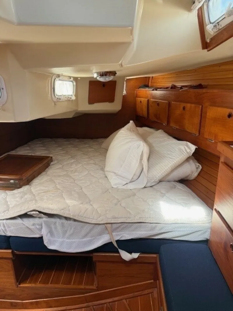 Slide: The Image of Sabre 42 CN Sloop 1988 - 7453671