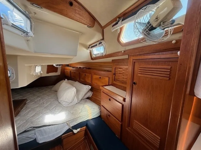 Slide: The Image of Sabre 42 CN Sloop 1988 - 7453679