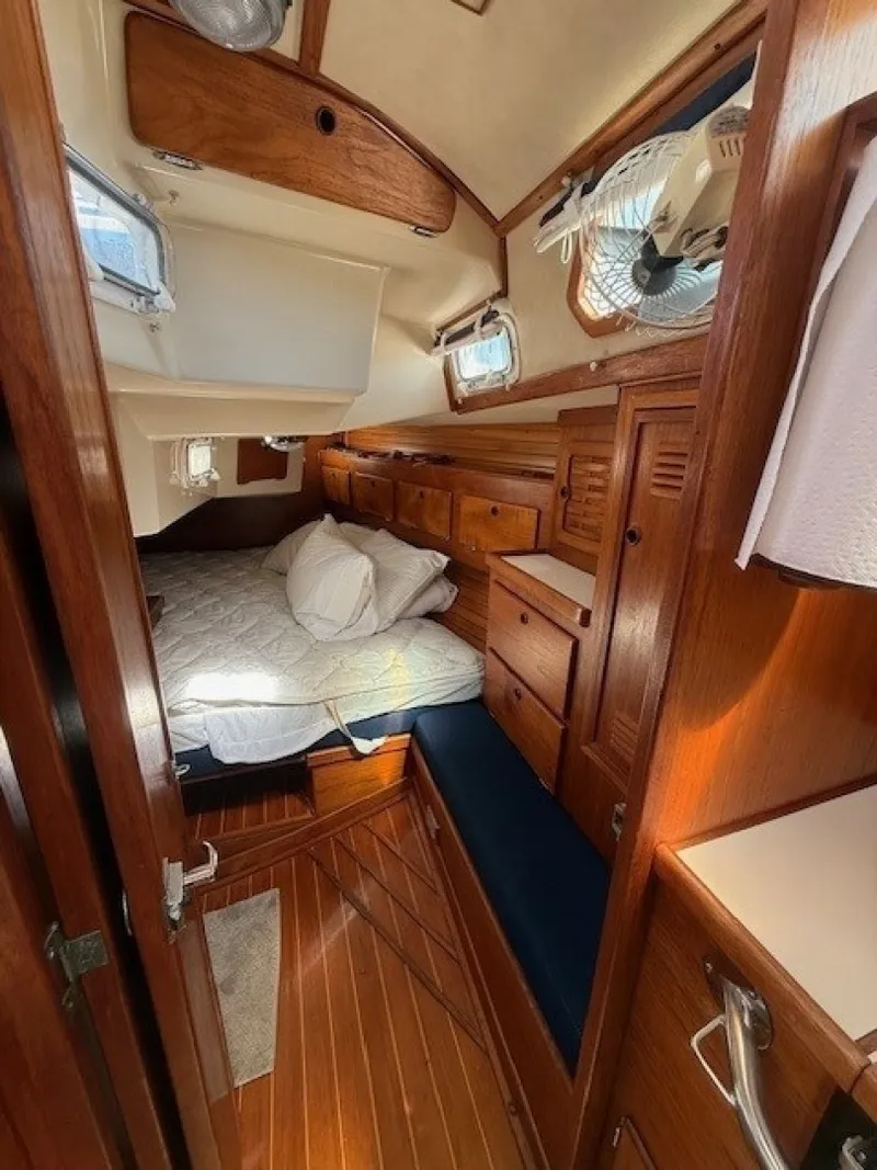 Slide: The Image of Sabre 42 CN Sloop 1988 - 7453687