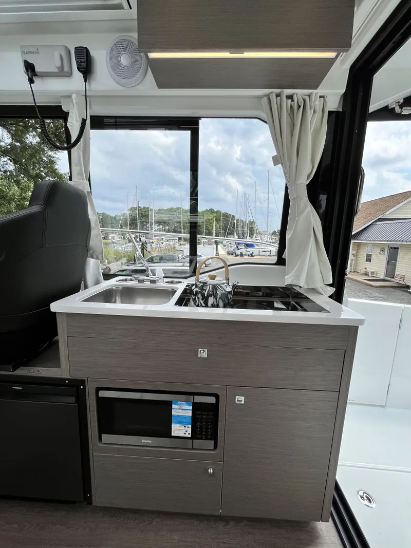 Slide: The Image of Jeanneau 895 Series 2 2026 - 7453880