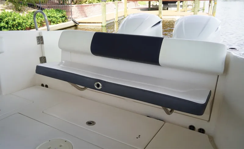 Slide: The Image of Robalo 302 2020 - 7454257