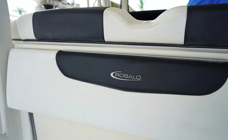 Slide: The Image of Robalo 302 2020 - 7454255