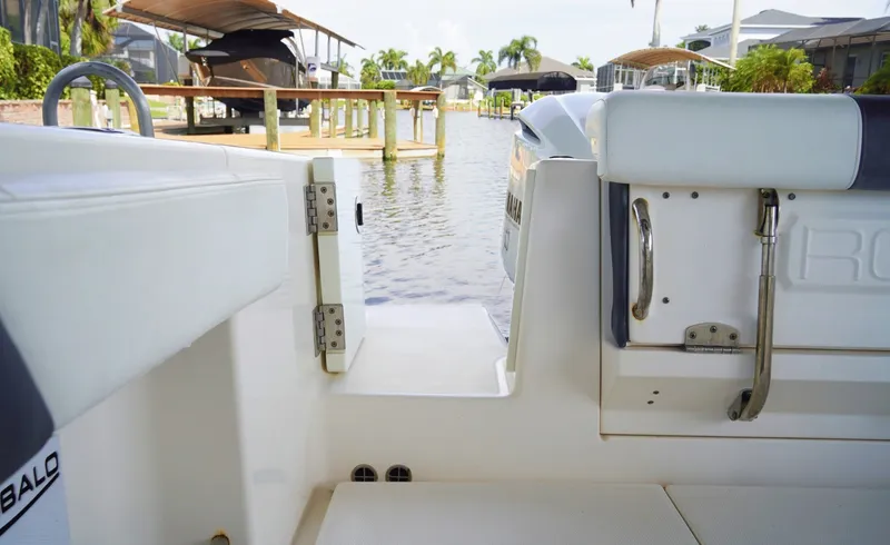 Slide: The Image of Robalo 302 2020 - 7454259