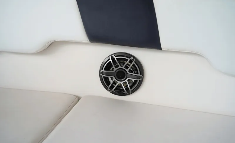 Slide: The Image of Robalo 302 2020 - 7454269