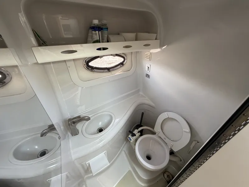Slide: The Image of Crownline Boats 250 CR 2005 - 7454320