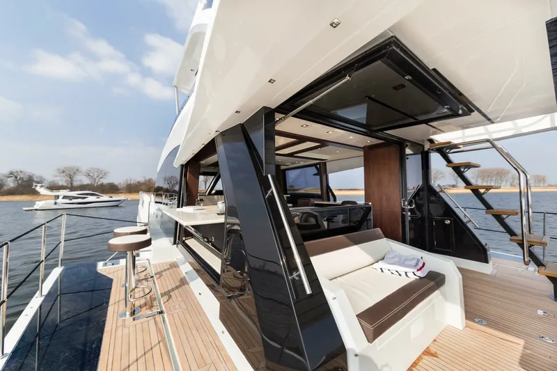 Slide: The Image of Galeon 640 FLY 2024 - 7456262