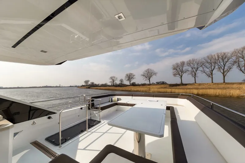 Slide: The Image of Galeon 640 FLY 2024 - 7456281
