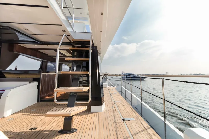 Slide: The Image of Galeon 640 FLY 2024 - 7456268