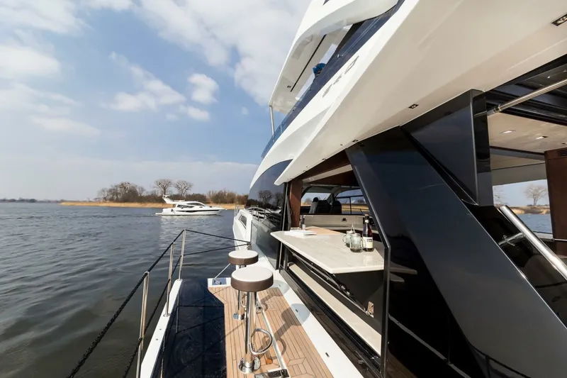 Slide: The Image of Galeon 640 FLY 2024 - 7456260