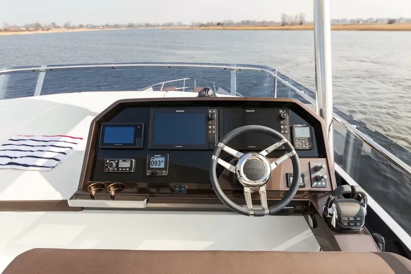 Slide: The Image of Galeon 640 FLY 2024 - 7456279