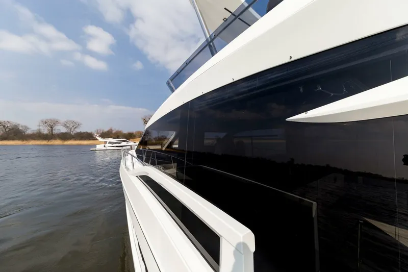 Slide: The Image of Galeon 640 FLY 2024 - 7456261