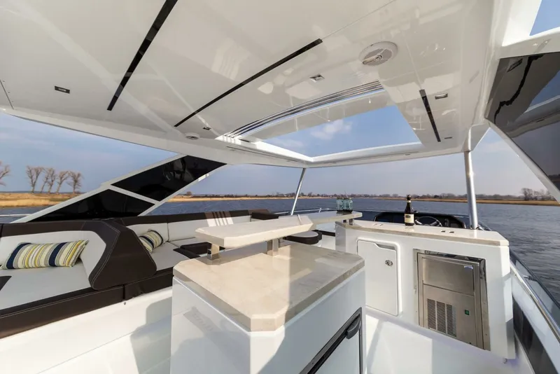 Slide: The Image of Galeon 640 FLY 2024 - 7456278