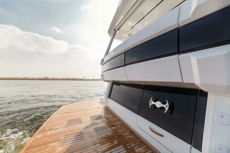 Slide: The Image of Galeon 640 FLY 2024 - 7456266