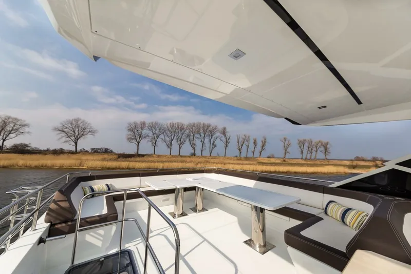 Slide: The Image of Galeon 640 FLY 2024 - 7456280