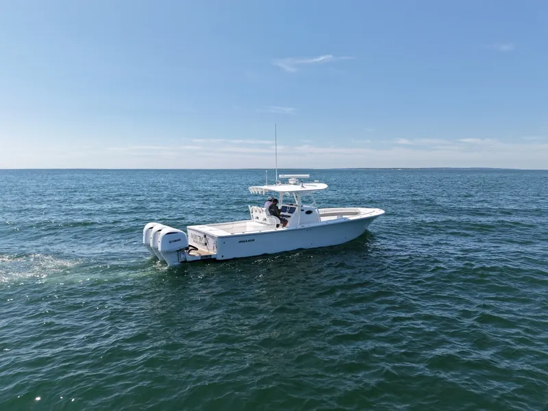 Slide: The Image of Regulator Marine 34CC 2016 - 7457387