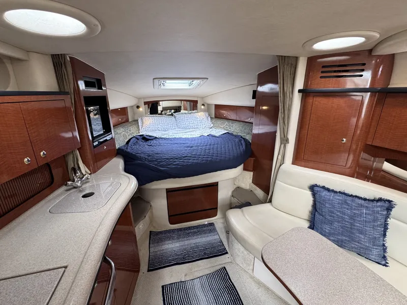 Slide: The Image of Sea Ray 320 Sundancer 2004 - 7457870