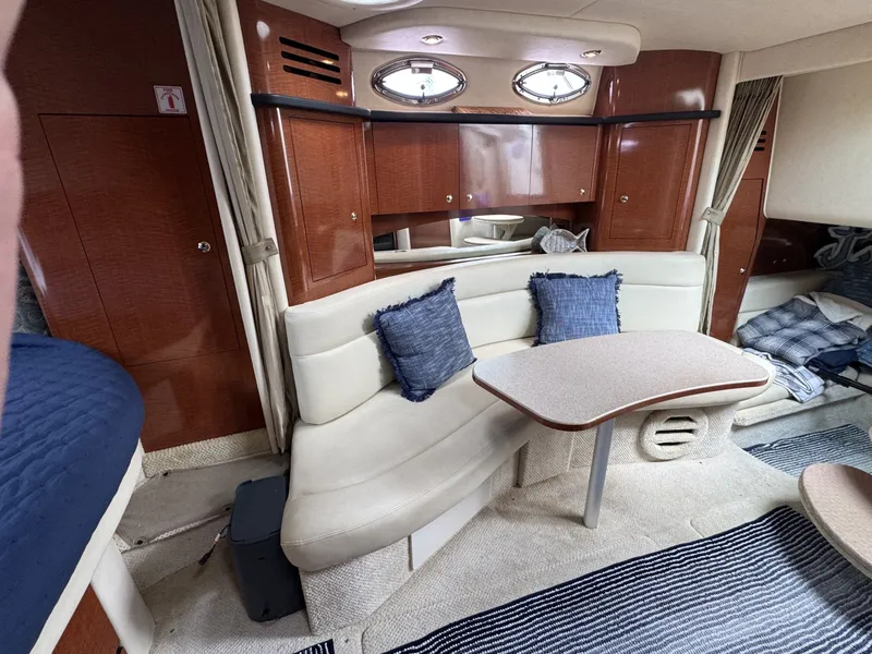 Slide: The Image of Sea Ray 320 Sundancer 2004 - 7457873