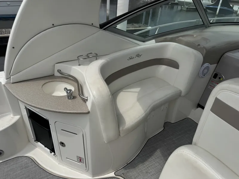 Slide: The Image of Sea Ray 320 Sundancer 2004 - 7457864