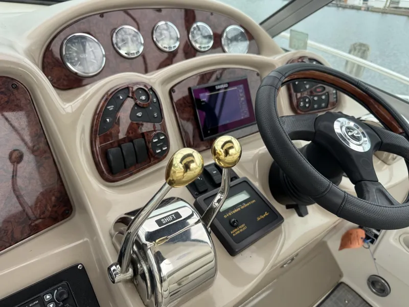 Slide: The Image of Sea Ray 320 Sundancer 2004 - 7457868