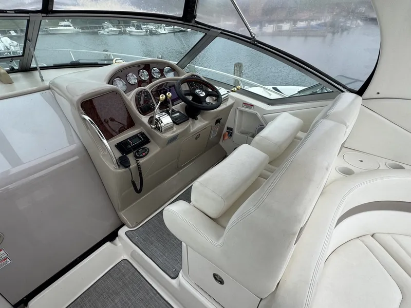 Slide: The Image of Sea Ray 320 Sundancer 2004 - 7457866