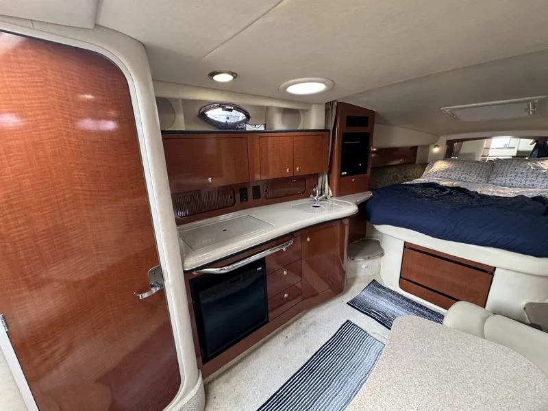 Slide: The Image of Sea Ray 320 Sundancer 2004 - 7457869
