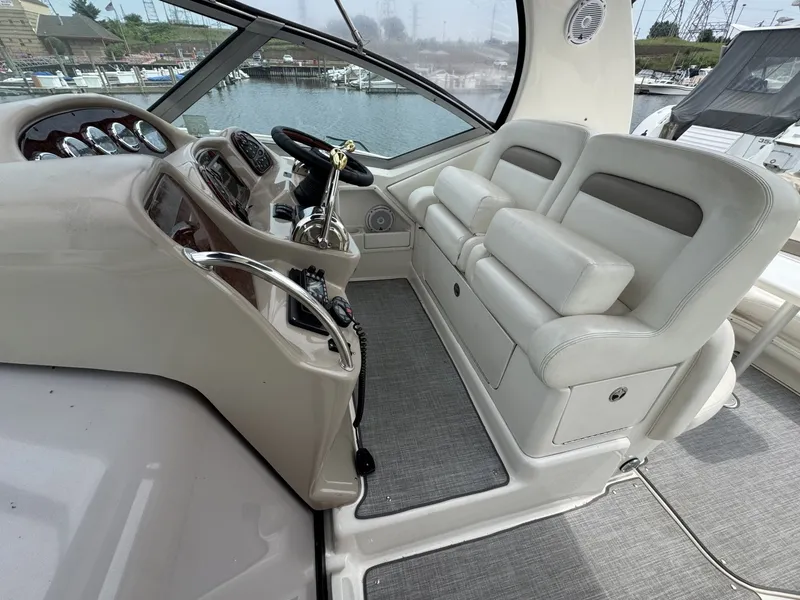 Slide: The Image of Sea Ray 320 Sundancer 2004 - 7457867