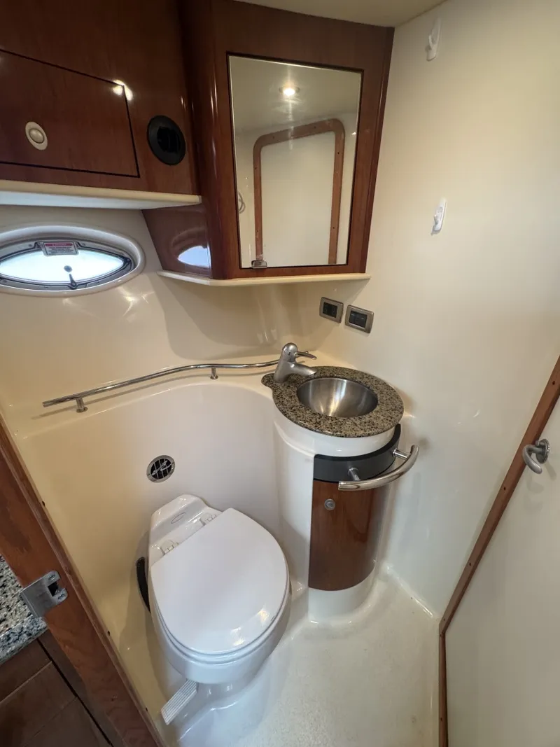 Slide: The Image of Sea Ray 40 Sundancer 2006 - 7457984