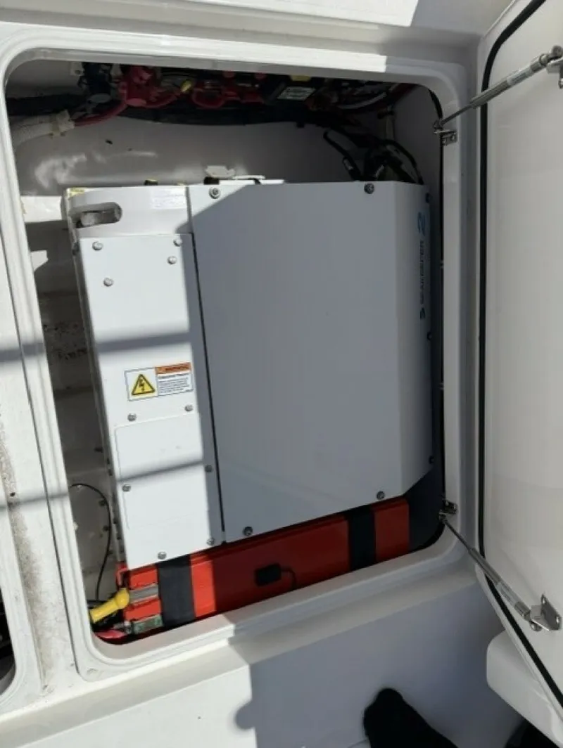 Slide: The Image of Valhalla Boatworks V-33 2021 - 7457968