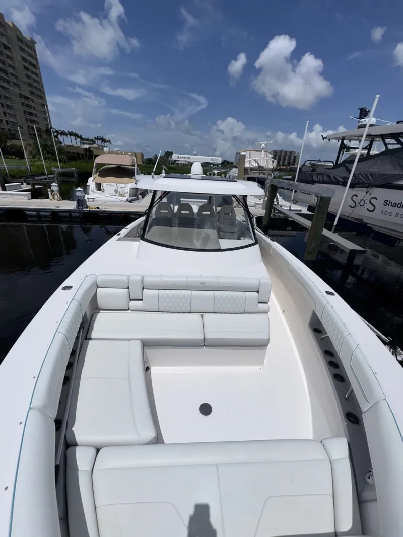 Slide: The Image of Regal 38 SAV 2021 - 7581392