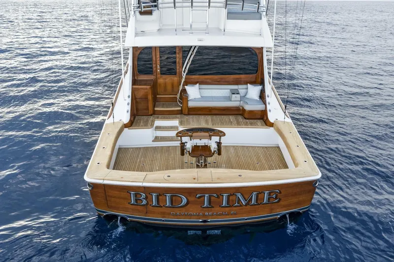 Slide: The Image of Viking 82 Enclosed Bridge 2026 - 7461322
