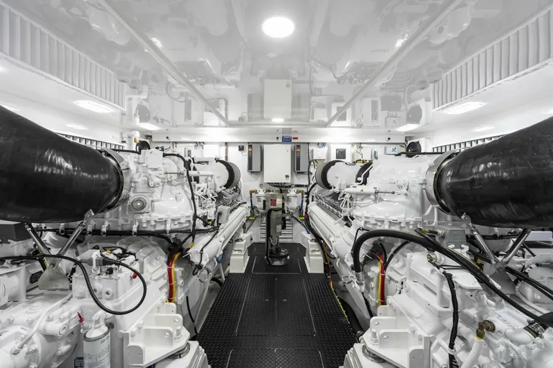 Slide: The Image of Viking 82 Enclosed Bridge 2026 - 7461307