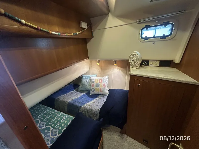 Slide: The Image of 39' Mainship guest stateroom - 7459931