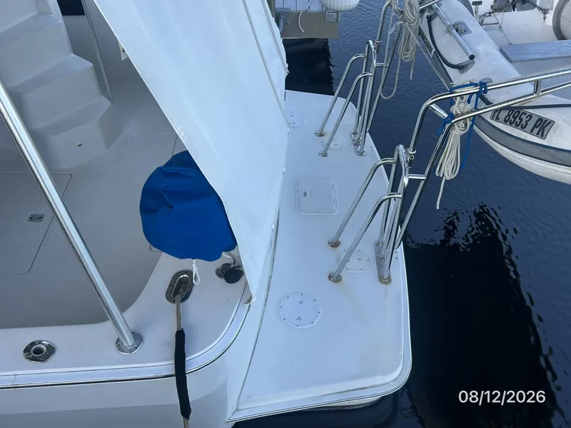 Slide: The Image of 39' Mainship swimplatform - 7459962