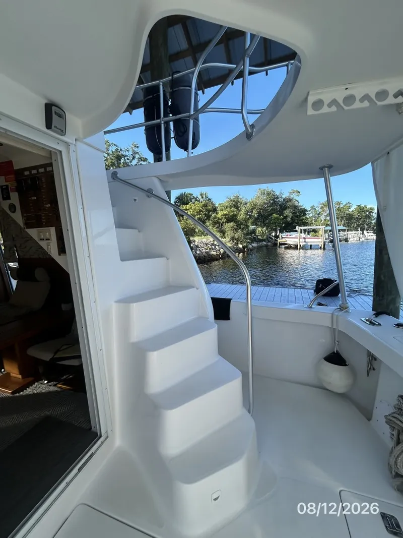 Slide: The Image of 39' Mainship aftdeck-flybridge stairs - 7459901