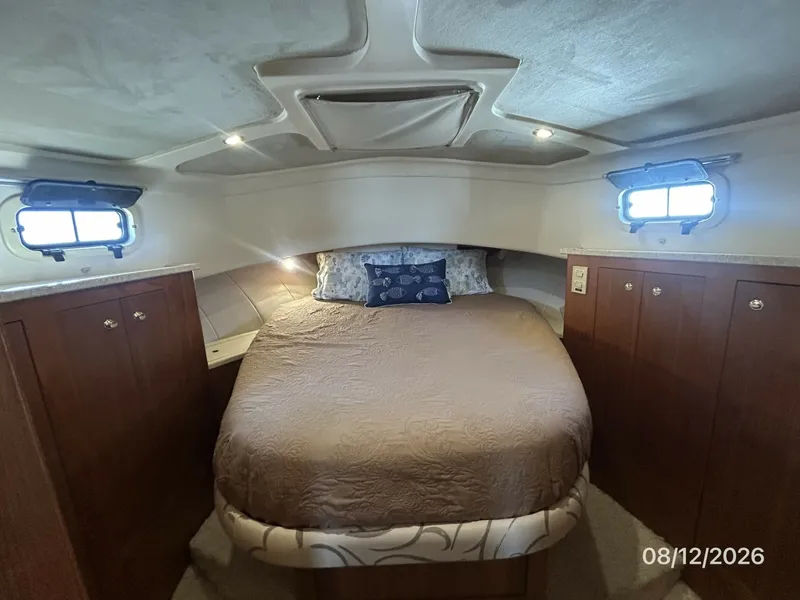 Slide: The Image of 39' Mainship master stateroom - 7459939