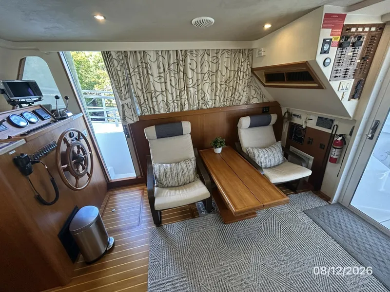 Slide: The Image of 39' Mainship salon starboard - 7459952