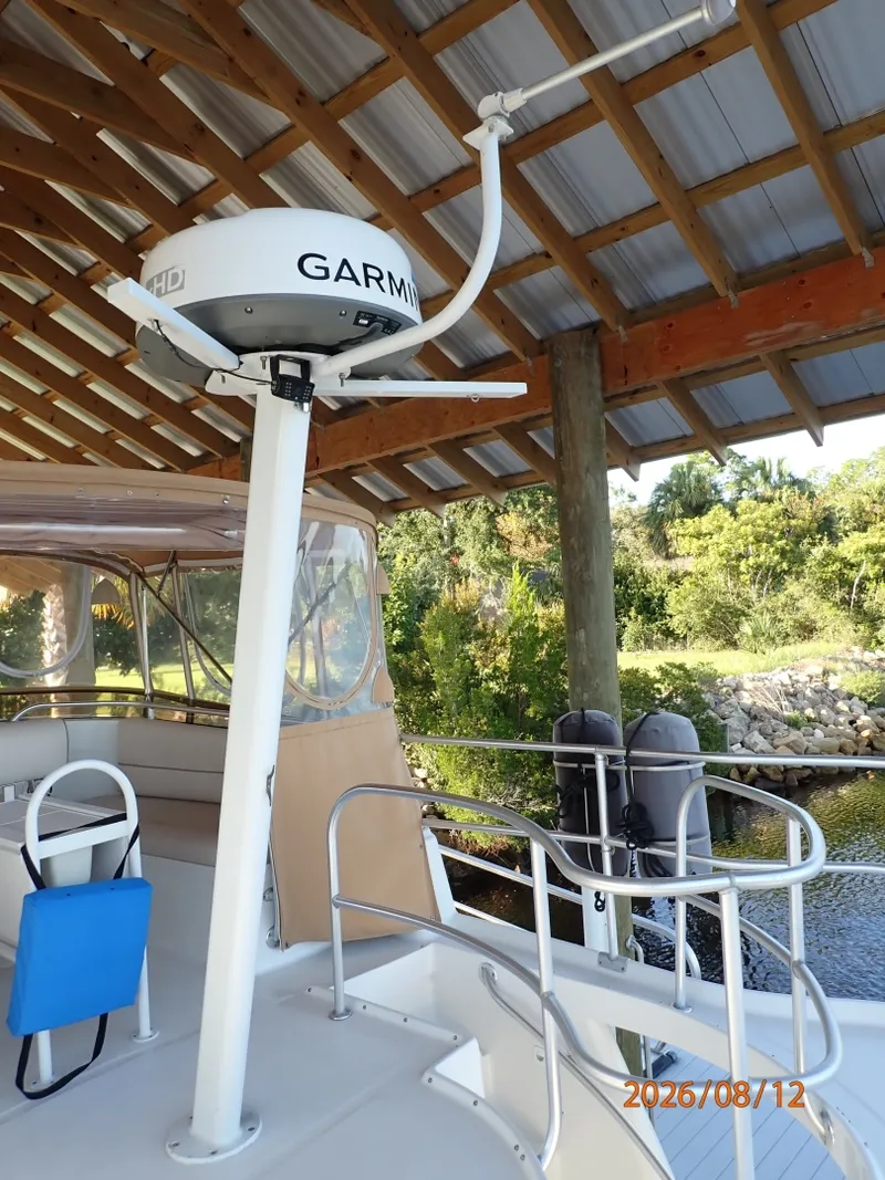 Slide: The Image of 39' Mainship mast - 7459937