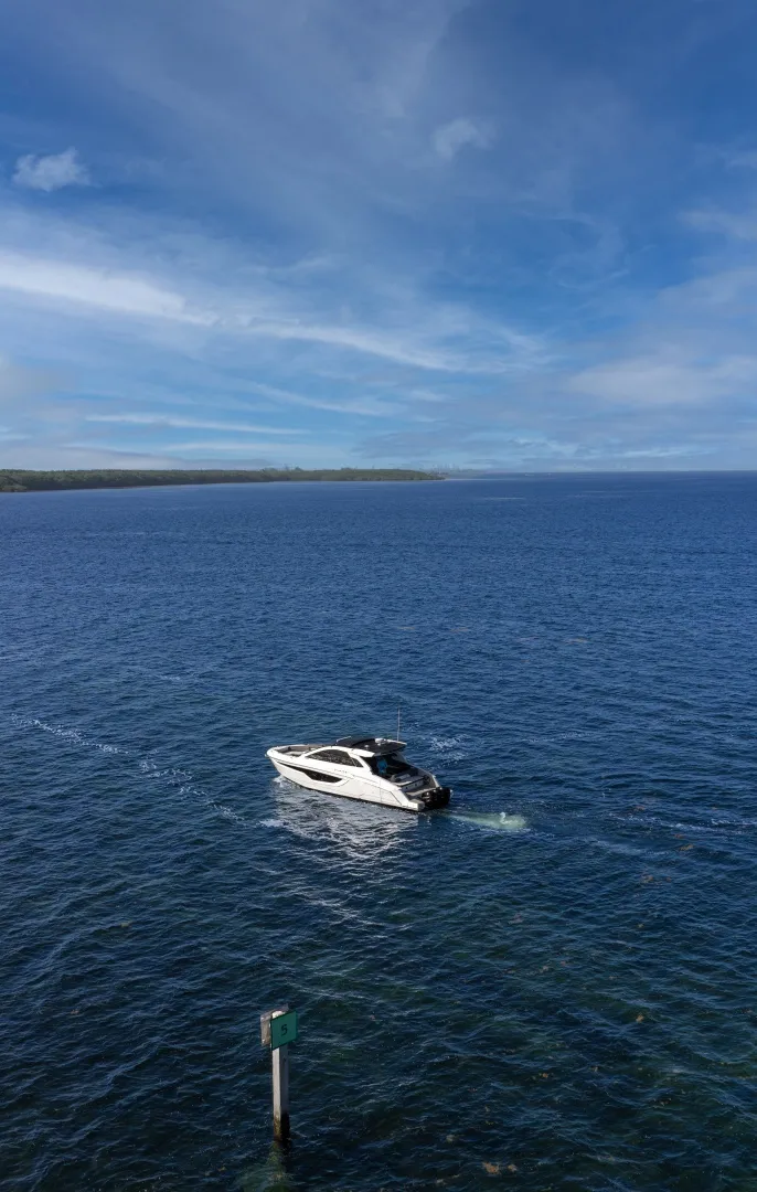 Slide: The Image of Cruisers 42 GLS OB 2021 - 7461159