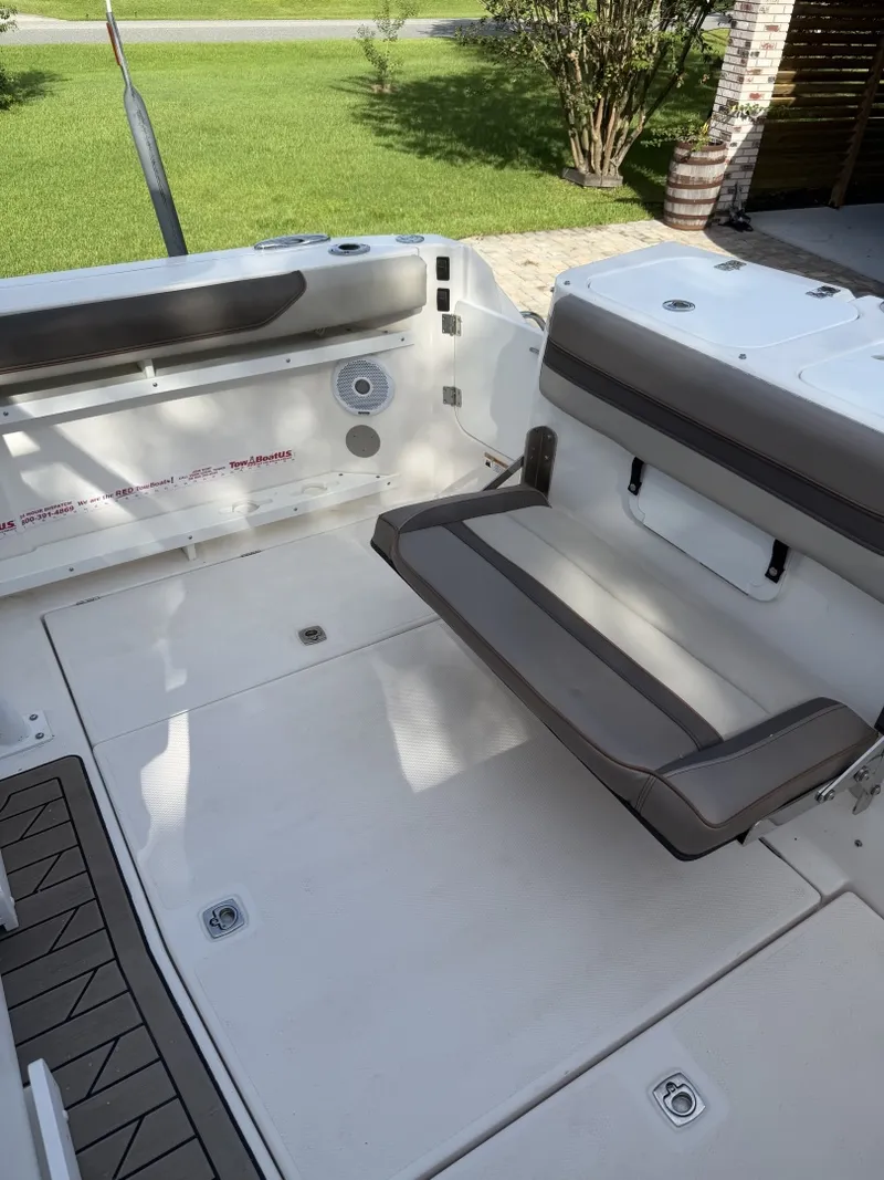 Slide: The Image of Cutwater 24 - Cockpit 2022 Cutwater C-24 CW - 7461391