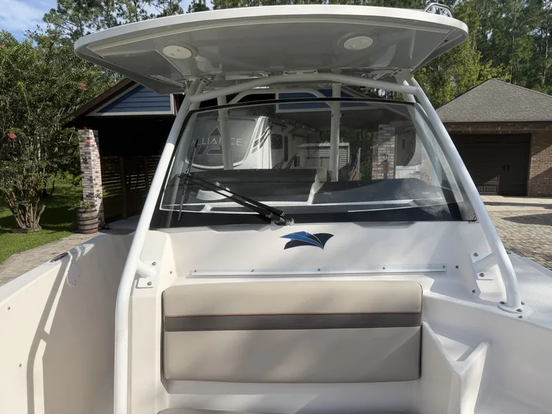 Slide: The Image of Cutwater 24 - Bow 2022 Cutwater C-24 CW - 7685355