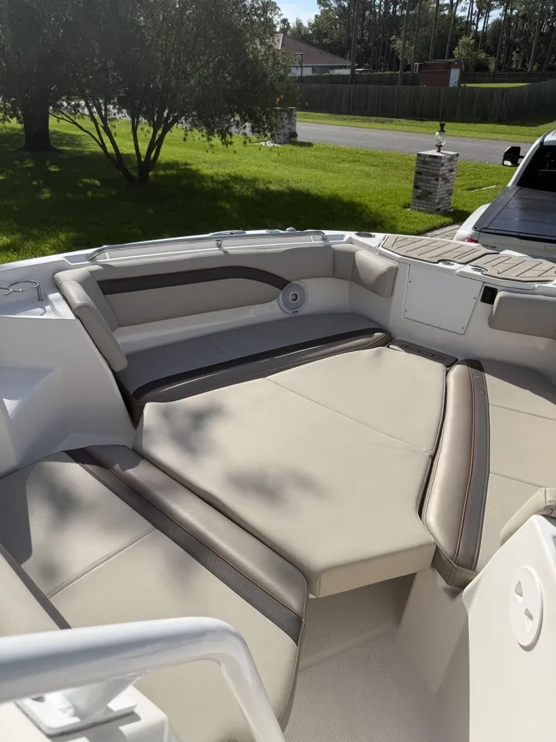 Slide: The Image of Cutwater 24 - Bow 2022 Cutwater C-24 CW - 7685356