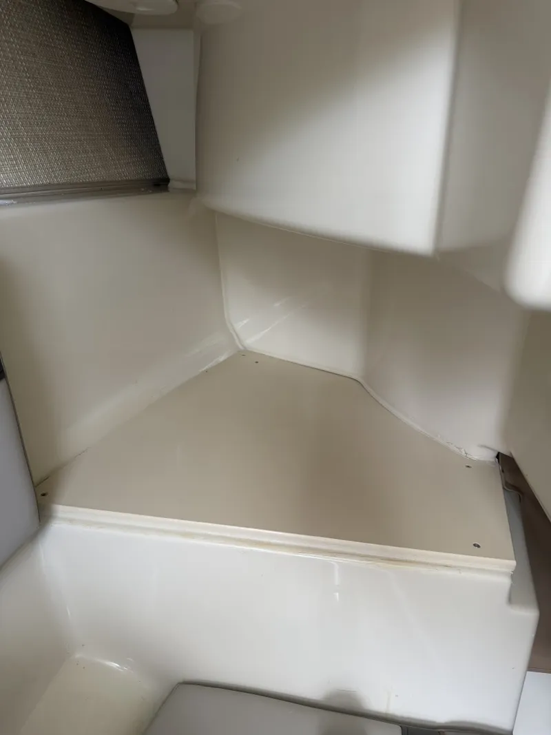 Slide: The Image of Cutwater 24 - Cabin Berth 2022 Cutwater C-24 CW - 7685368