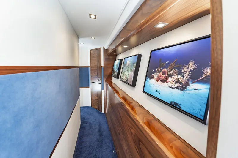 Slide: The Image of Viking 72 Convertible 2024 - 7461631