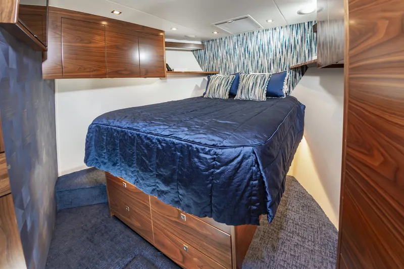 Slide: The Image of Viking 72 Convertible 2024 - 7461654