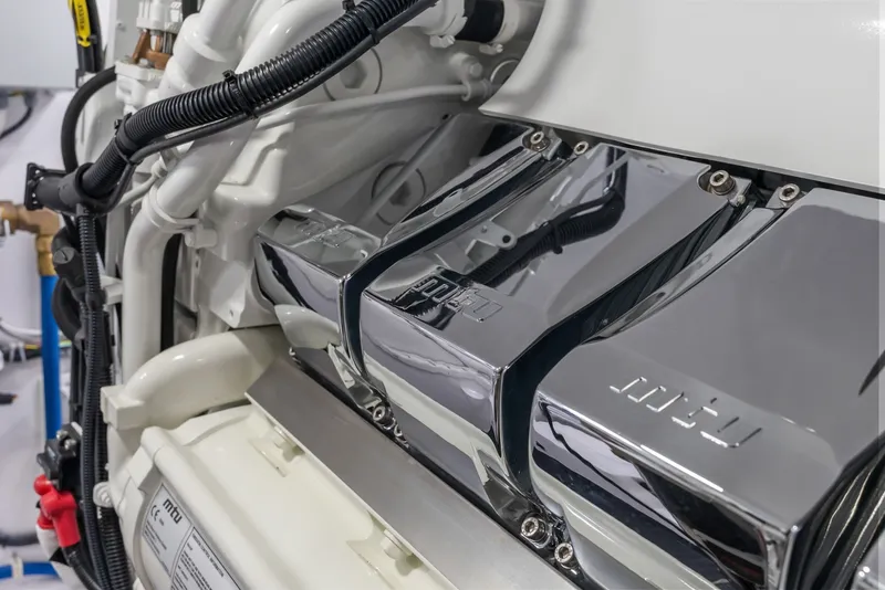Slide: The Image of Viking 72 Convertible 2024 - 7821511