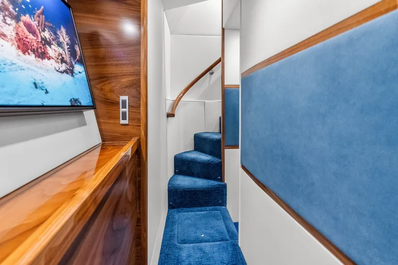 Slide: The Image of Viking 72 Convertible 2024 - 7821487