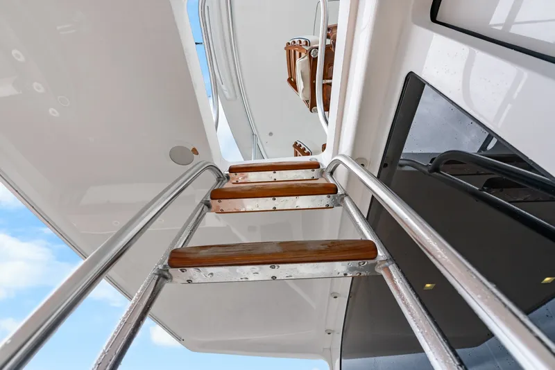 Slide: The Image of Viking 72 Convertible 2024 - 7821359