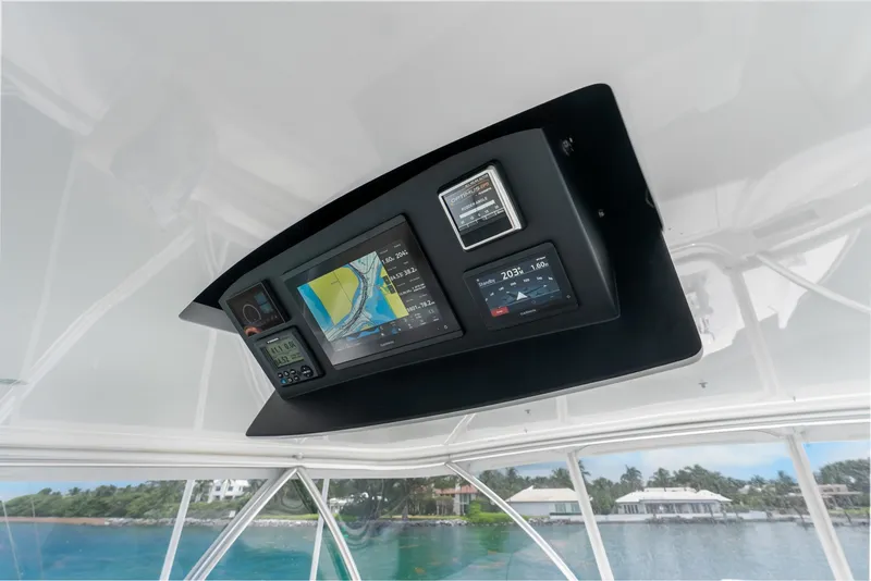 Slide: The Image of Viking 72 Convertible 2024 - 7821439
