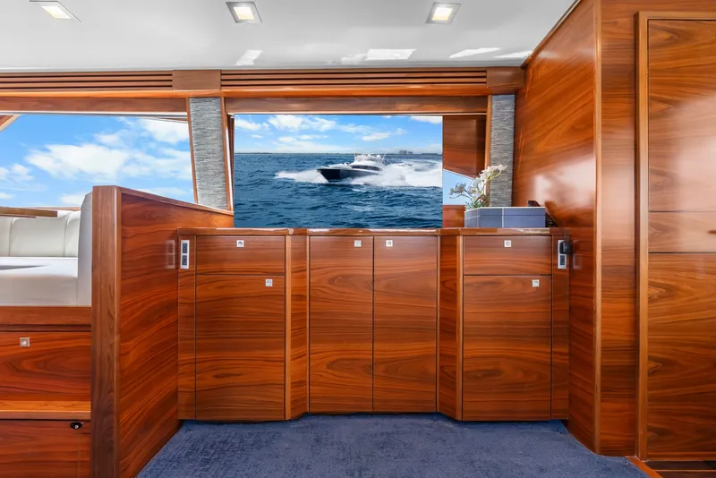 Slide: The Image of Viking 72 Convertible 2024 - 7821501
